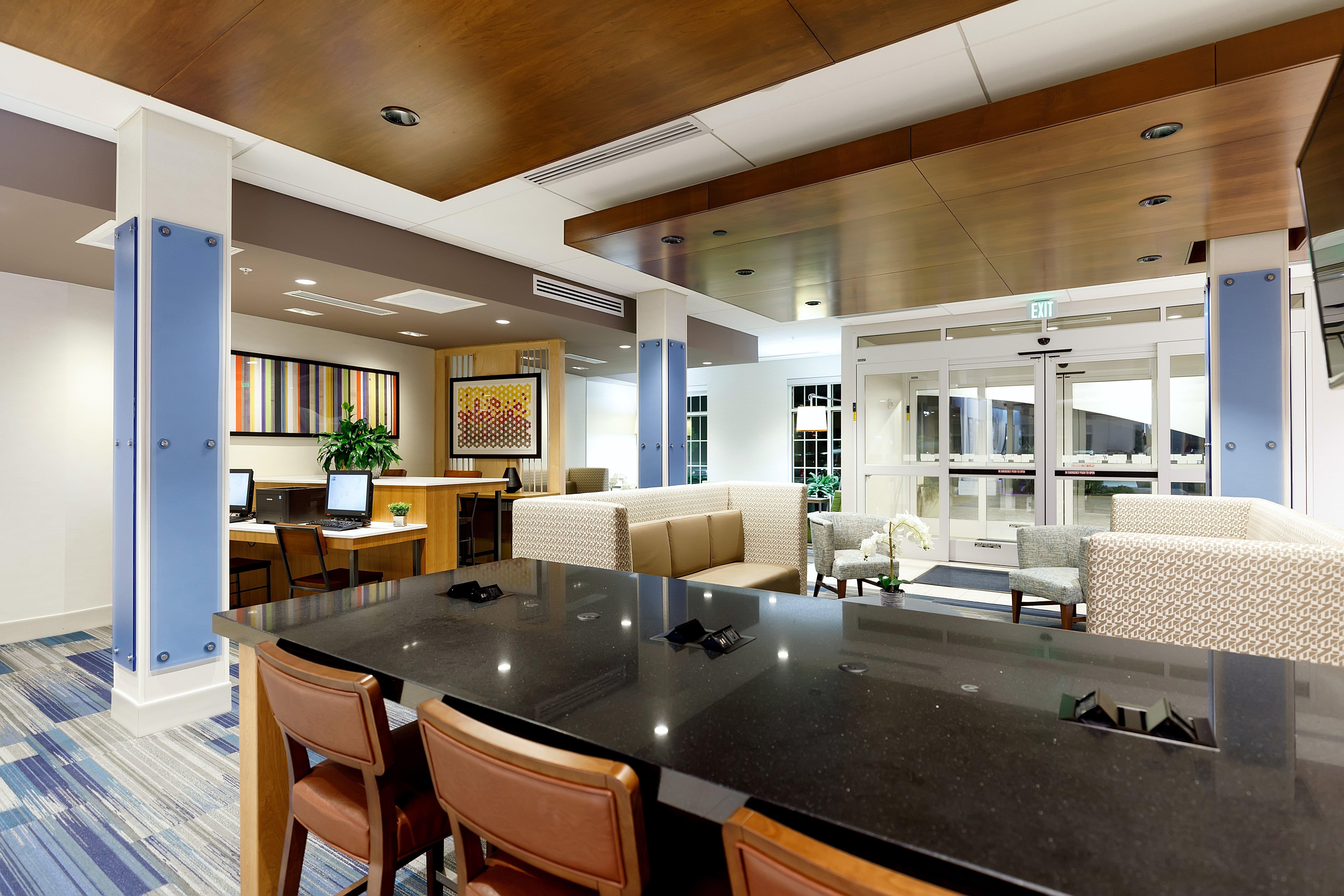 Holiday Inn Express & Suites - Sturbridge By Ihg Luaran gambar