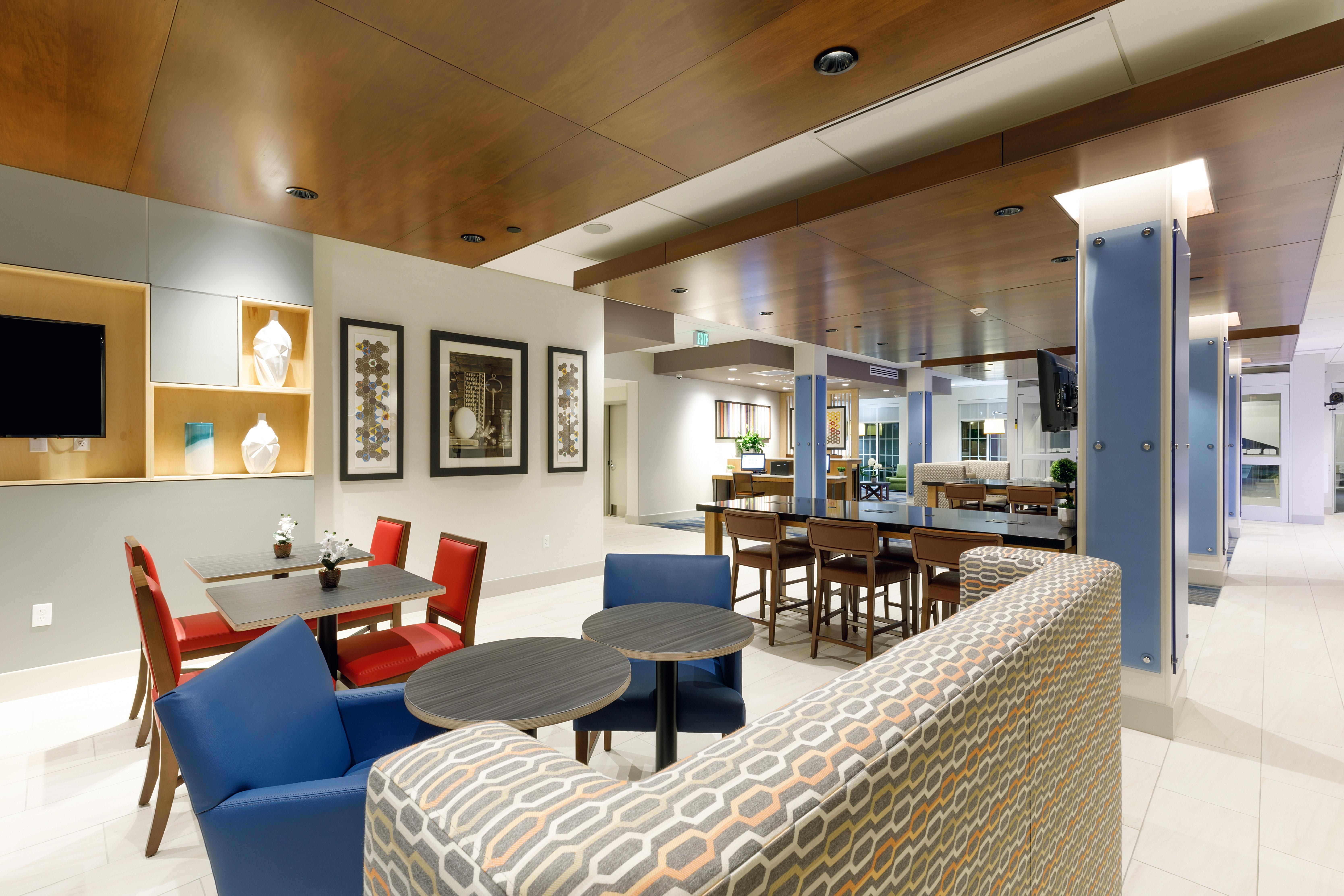 Holiday Inn Express & Suites - Sturbridge By Ihg Luaran gambar