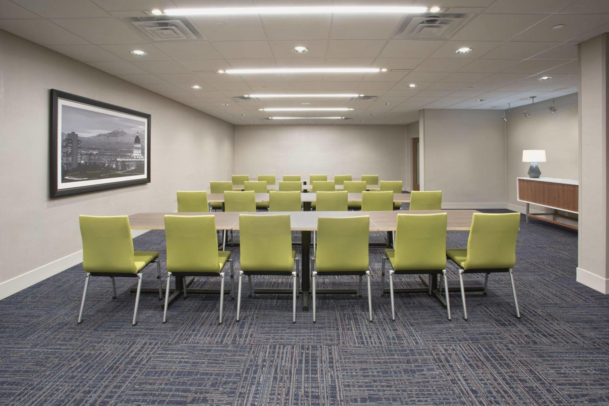 Holiday Inn Express & Suites - Sturbridge By Ihg Luaran gambar