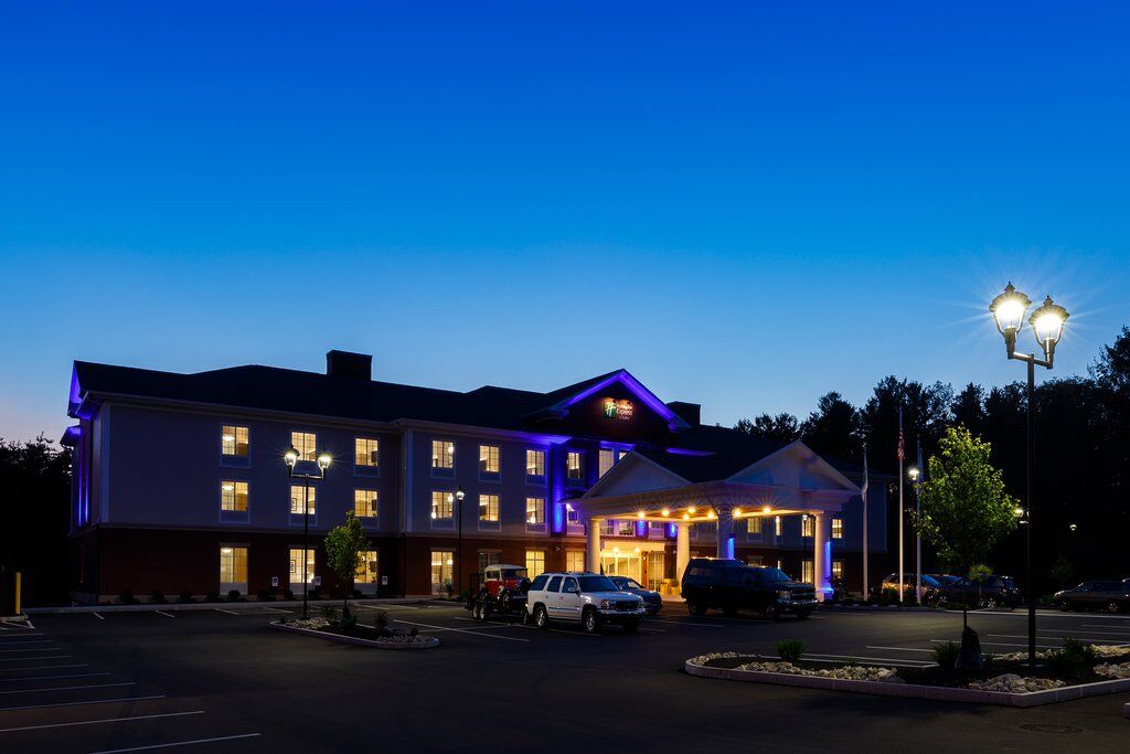 Holiday Inn Express & Suites - Sturbridge By Ihg Luaran gambar